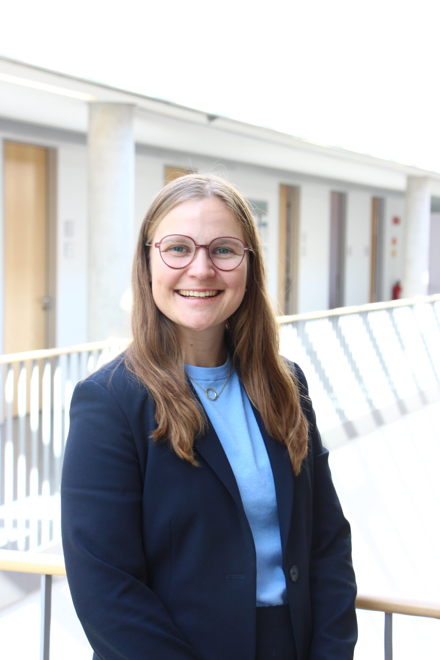 Dr. Isabelle Zundel